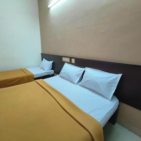 Hotel Royal Residency Kumbakonam Esterno foto
